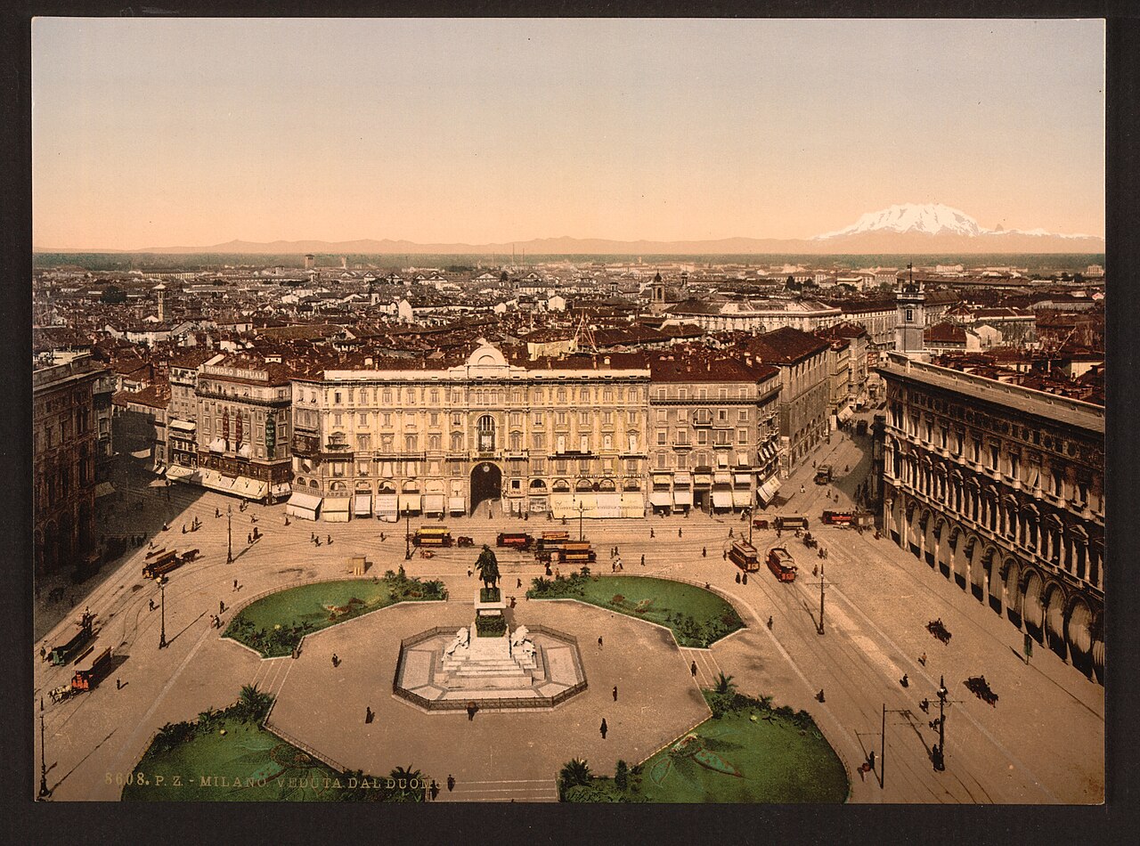 Panorama from the cathedral, Milan, Italy-LCCN2001700885.jpg