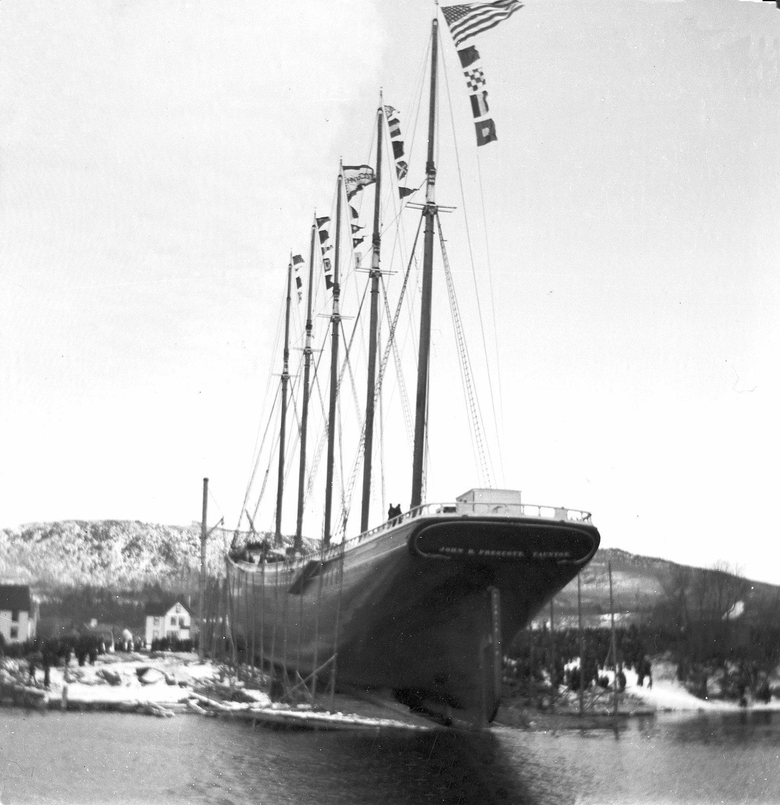 Launching of the 5-masted schooner John B. Prescott on January 13, 1899.jpg