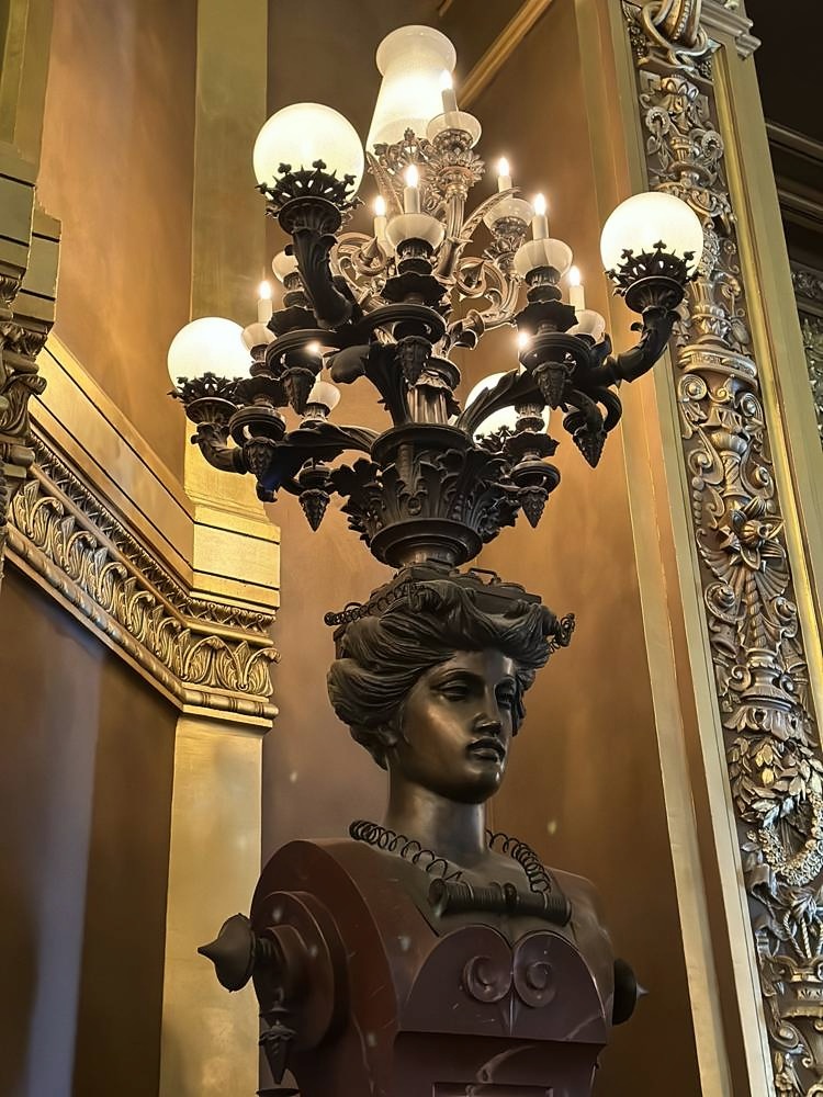 Louvre Museum