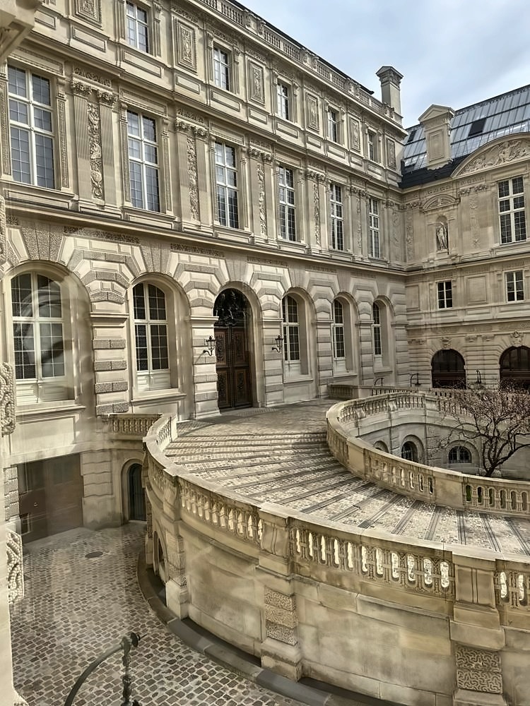 Louvre Museum