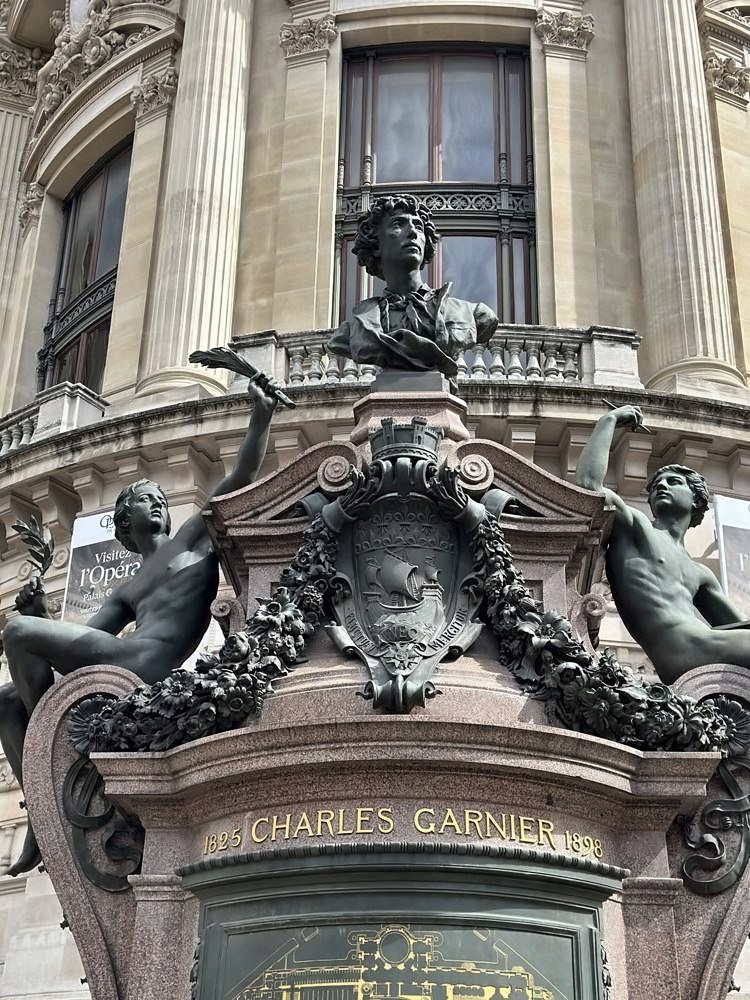 Louvre Museum