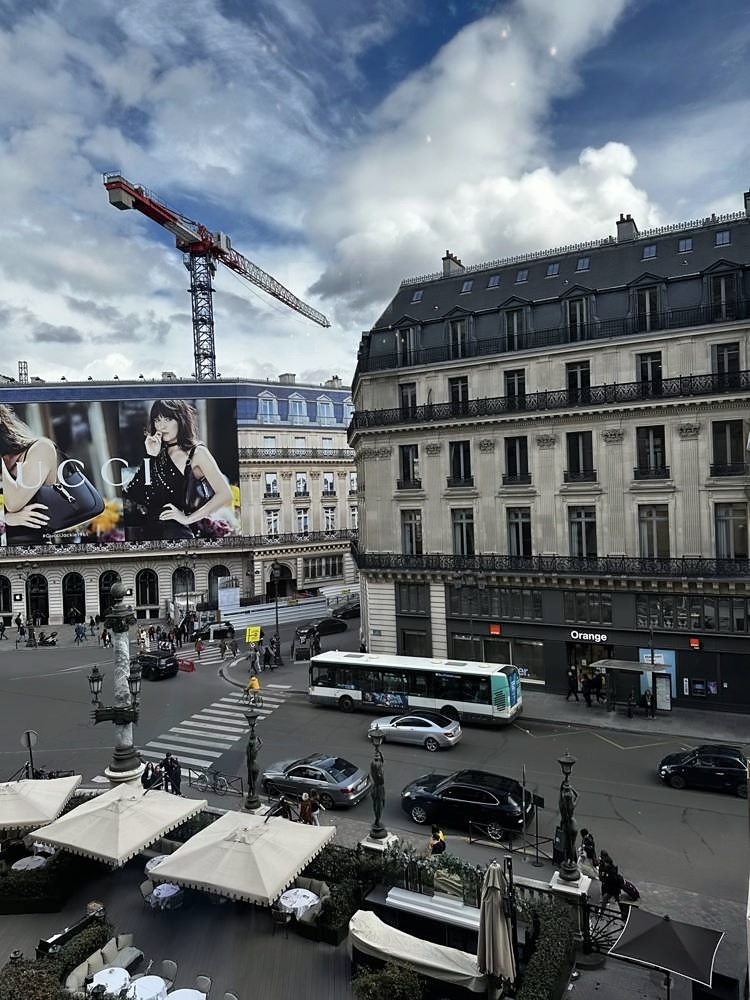 Louvre Museum