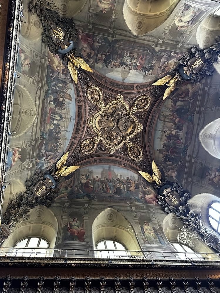 Louvre Museum