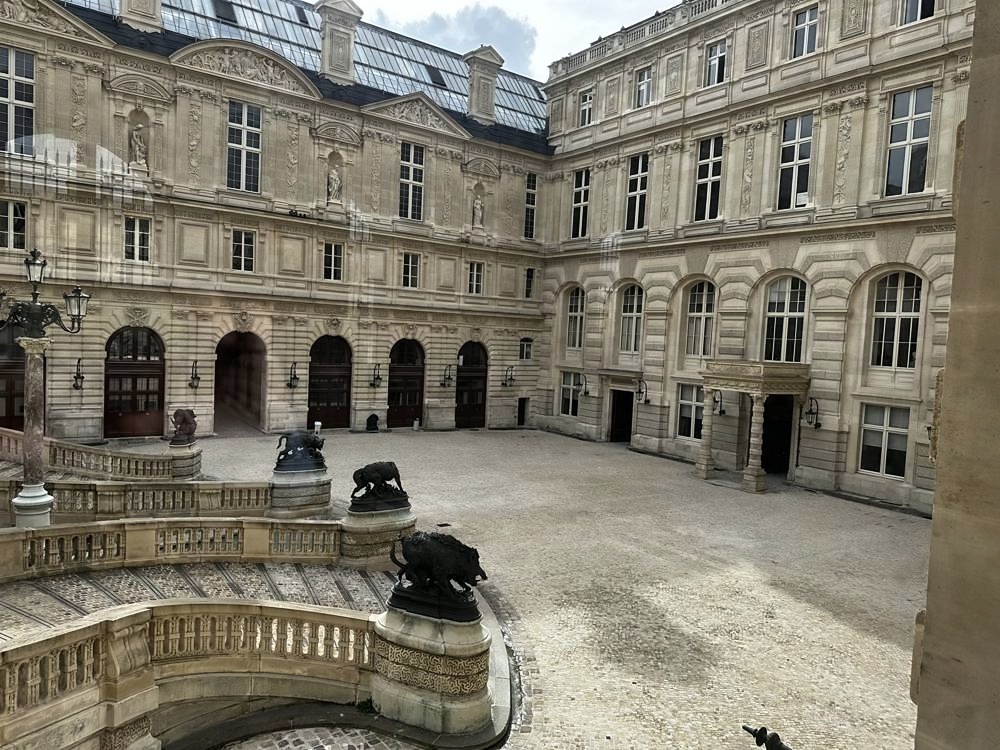 Louvre Museum
