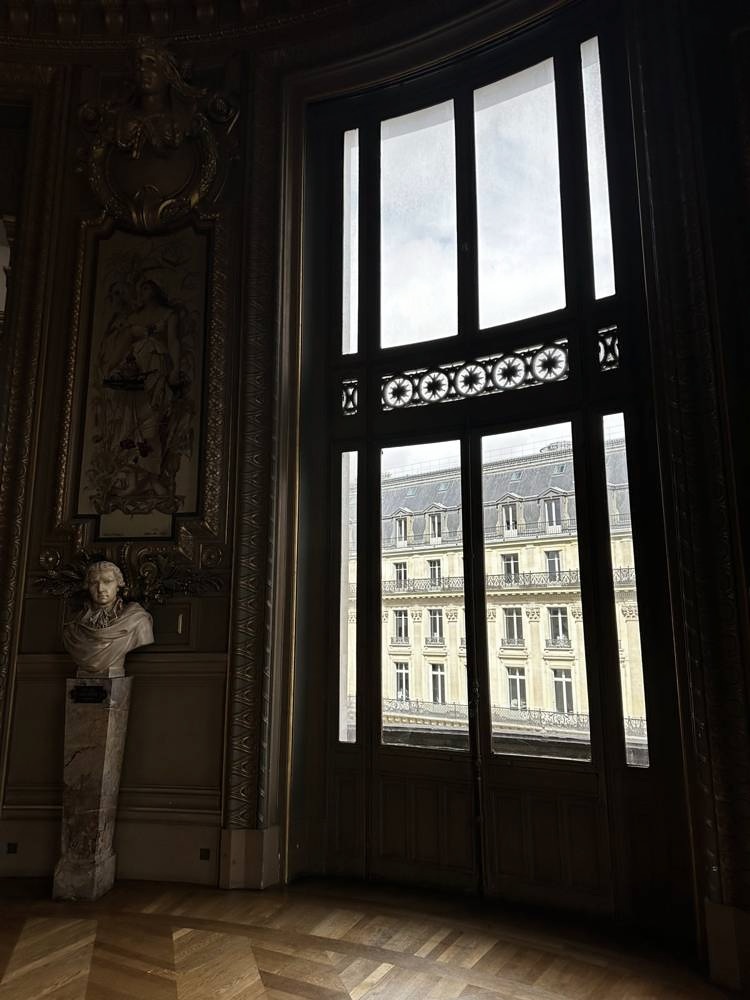 Louvre Museum