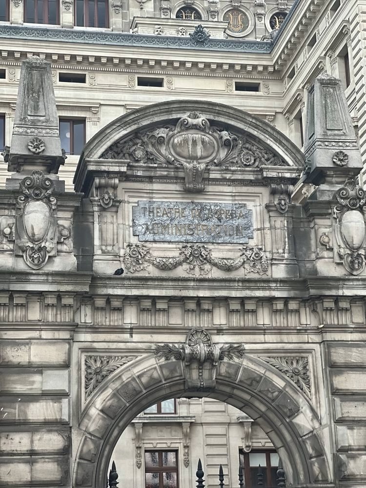 Louvre Museum