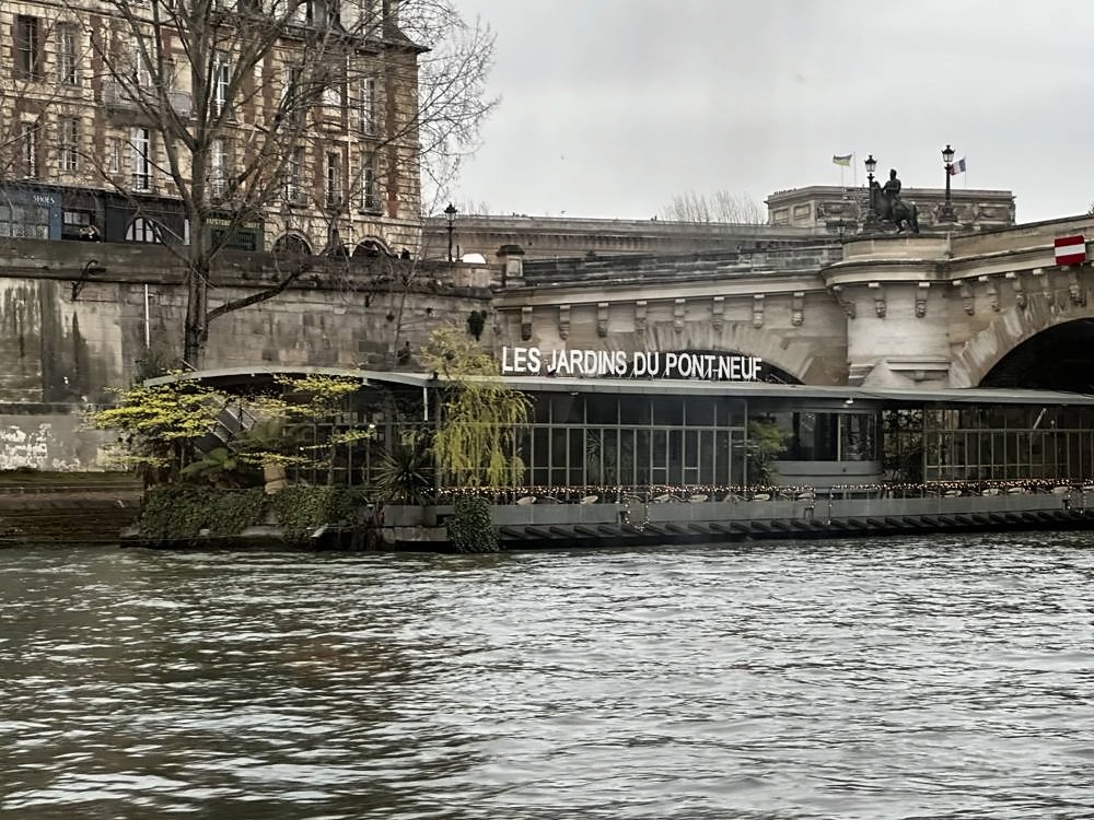 Louvre Museum