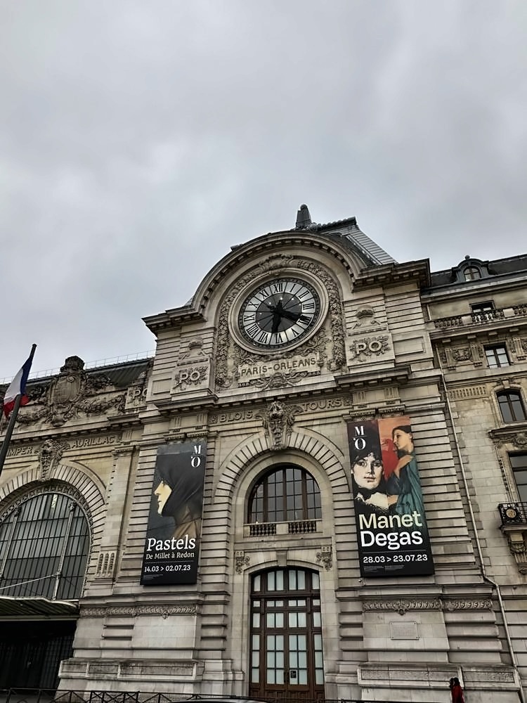 Louvre Museum