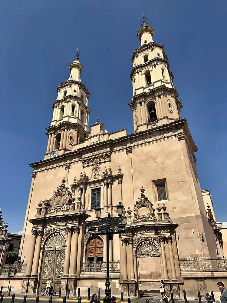 León