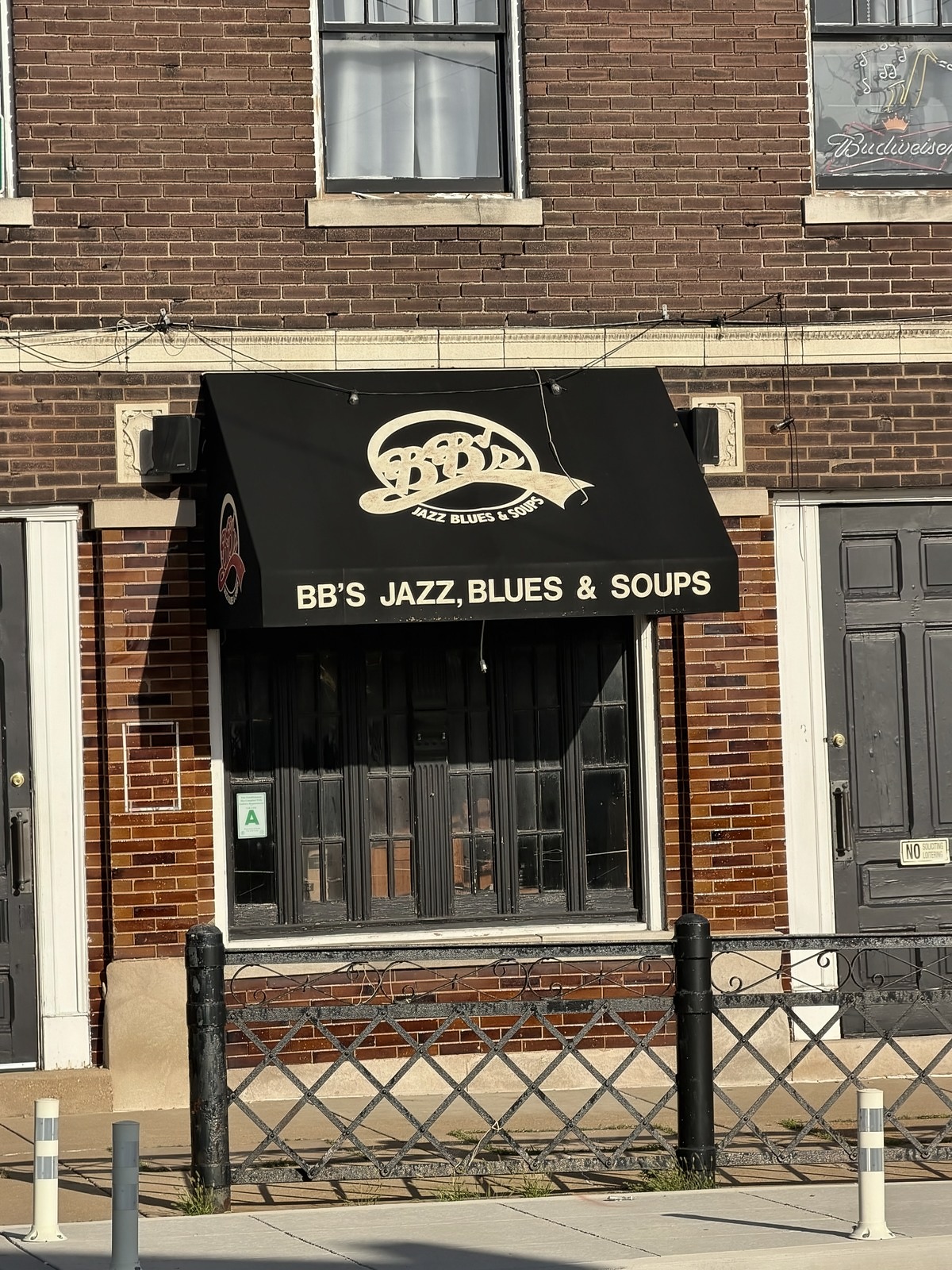 St. Louis 33