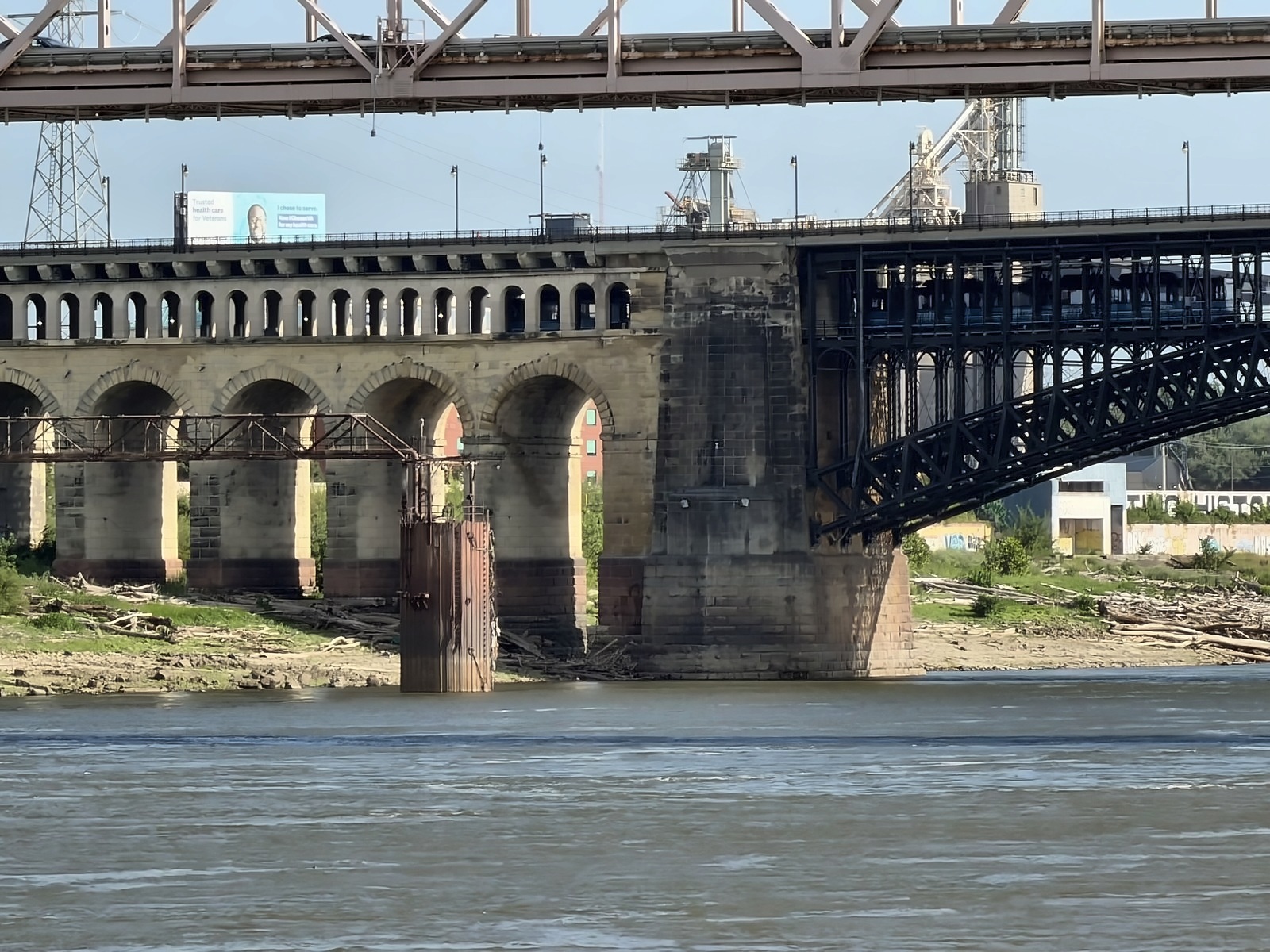 St. Louis 115