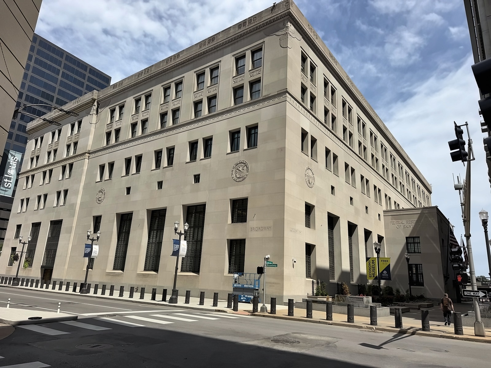 St. Louis 128